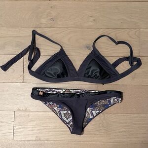 Black/Gray Bikini Set with patterned inside